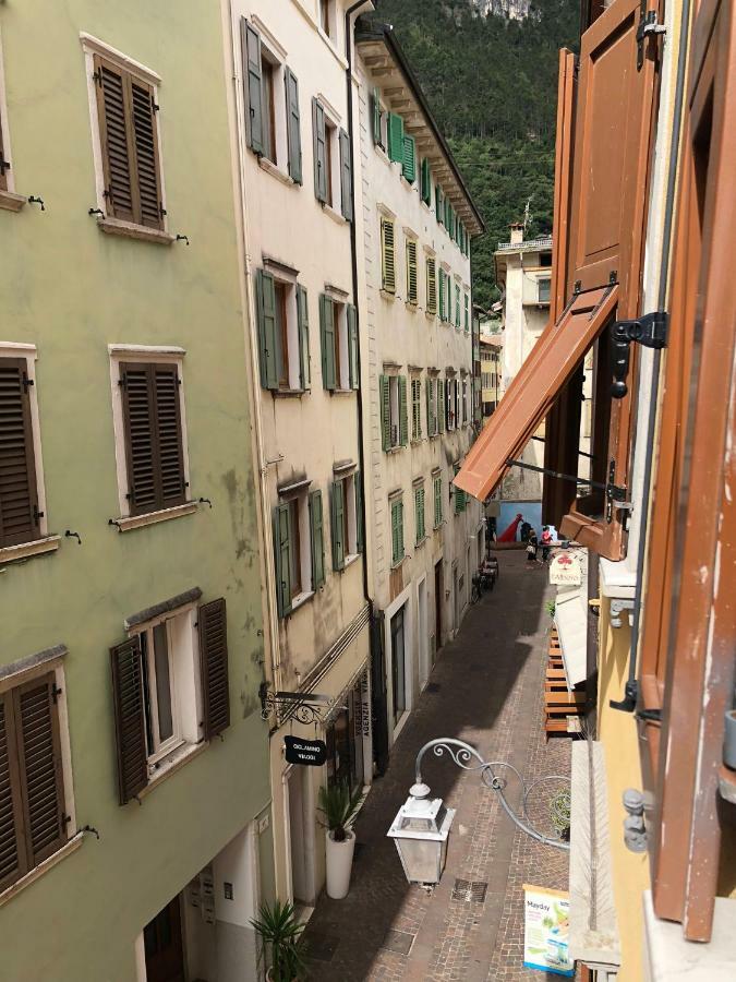 Appartamento Alle Porte Riva del Garda Luaran gambar